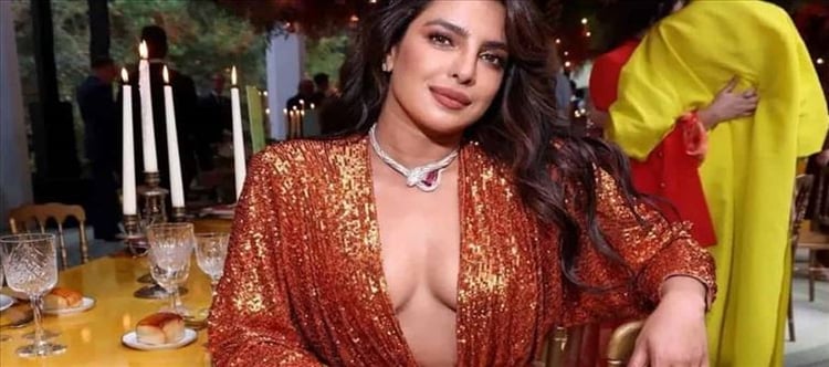 Priyanka Chopra Open Sexy - Pics: Priyanka Chopra In Edgy Plunging Dress