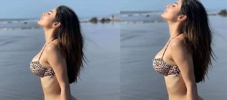 Mauni Roy Ka Bf Sexy - Married and still giving Bikini Treat - Hot Photos