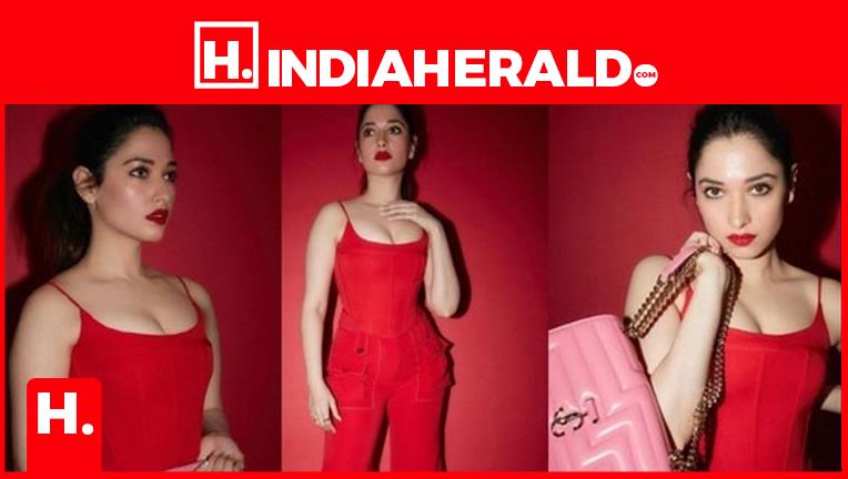 Tamanna Sex Video Tamil - Pics : Red Hot Tamannaah tempts with Tight Cleavage