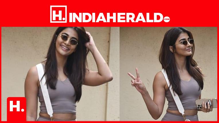 Pooja Hegde Oops Moment in Tight Sports Bra - Hot Sizzling