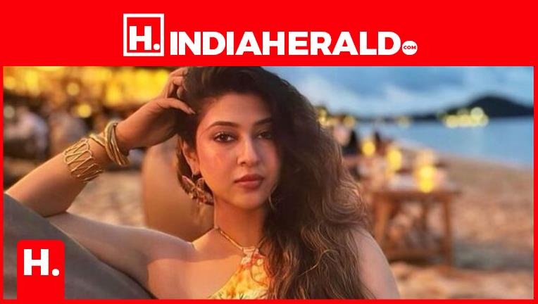 sun-sand-and-sonarika-beachside-beauty-pics