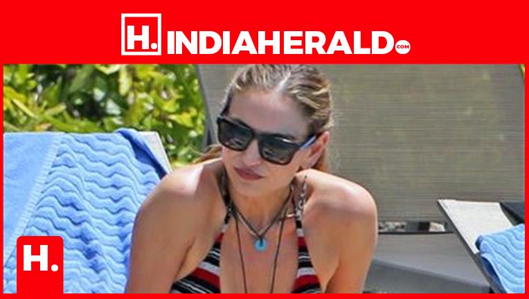 Drea De Matteo in Bikini by poolside in Hawaii