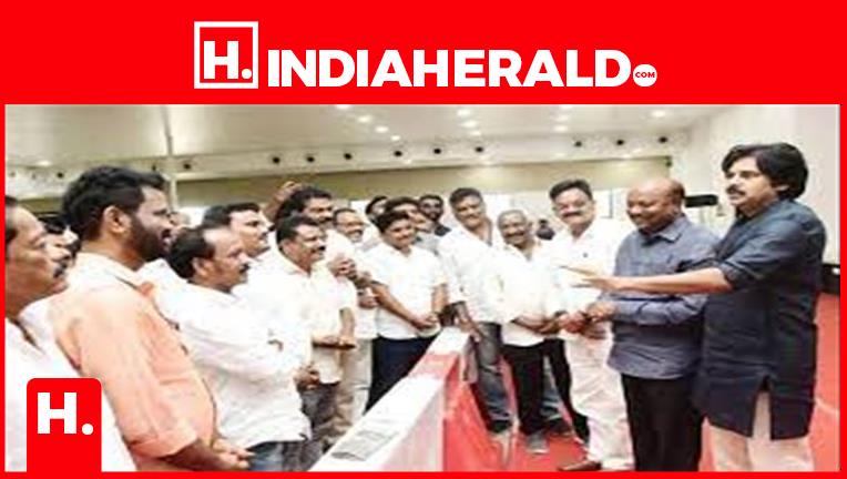 Former Ycp Leader Ramesh Babu To Join Janasena Meets Pawan